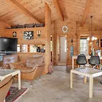 Gorgeous Home In Jerup With Wifi *