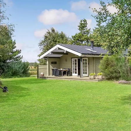 3 Bedroom Gorgeous In Holiday home Jerup