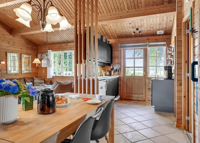 3 Bedroom Gorgeous In Semesterbostad Jerup