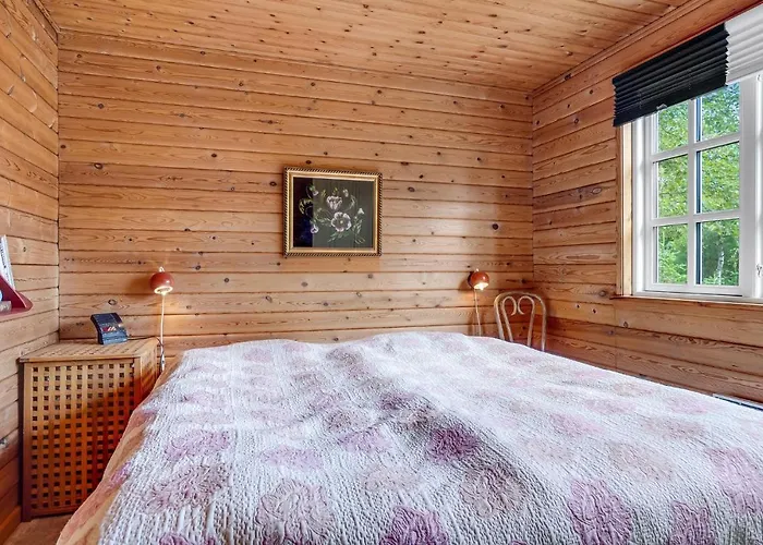 3 Bedroom Gorgeous In Semesterbostad
